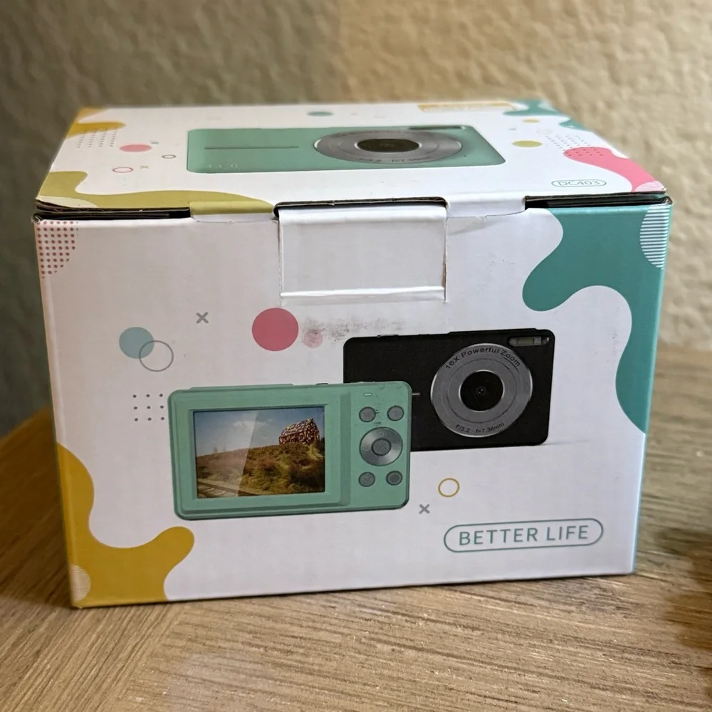 White Digital Camera with Powerful Zoom
